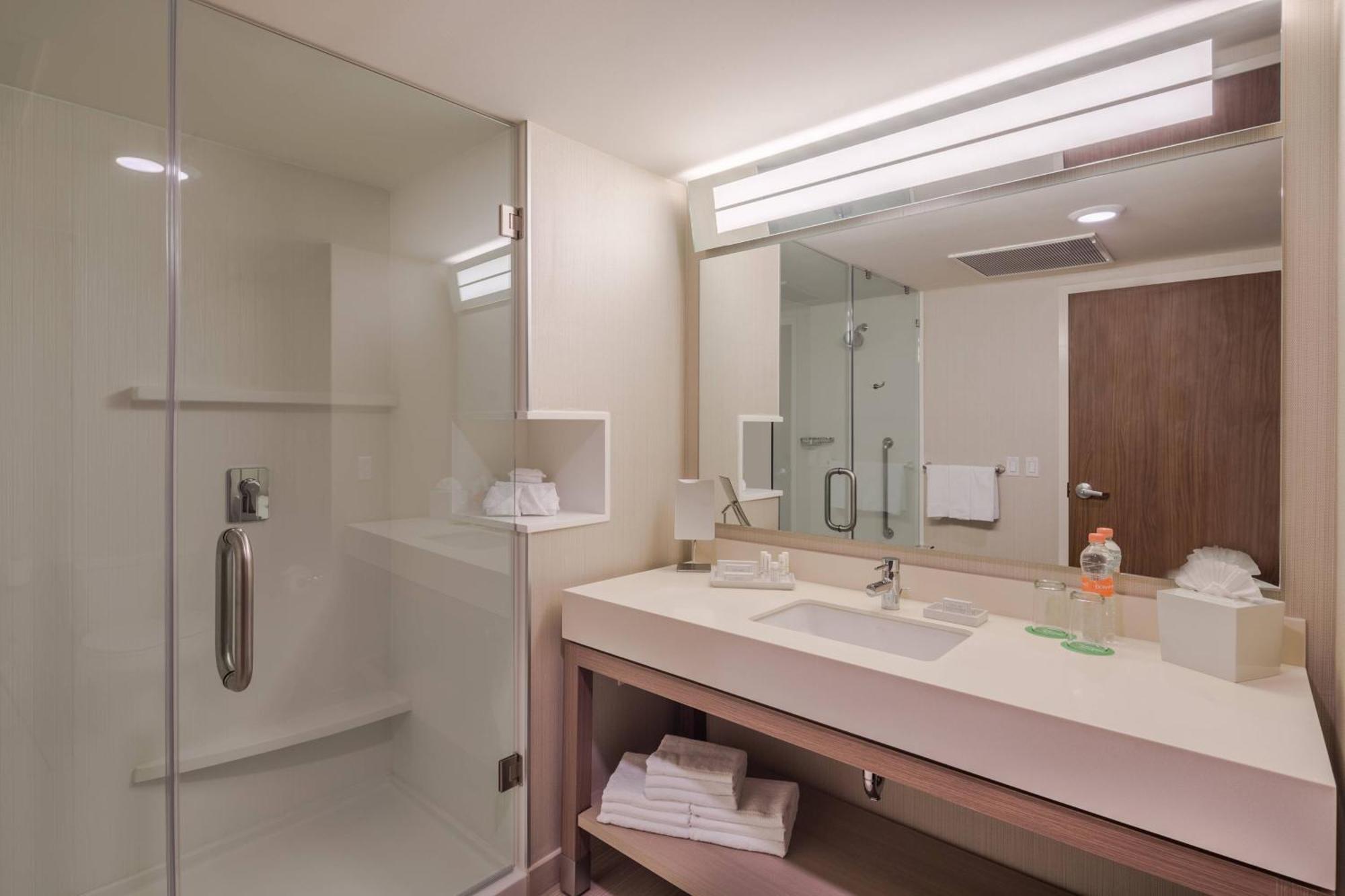 Courtyard By Marriott Chihuahua Hotel Exterior photo
