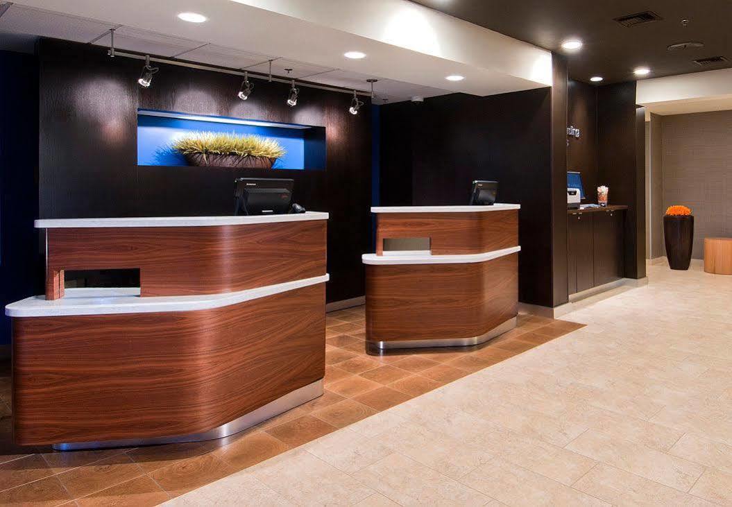 Courtyard By Marriott Chihuahua Hotel Exterior photo