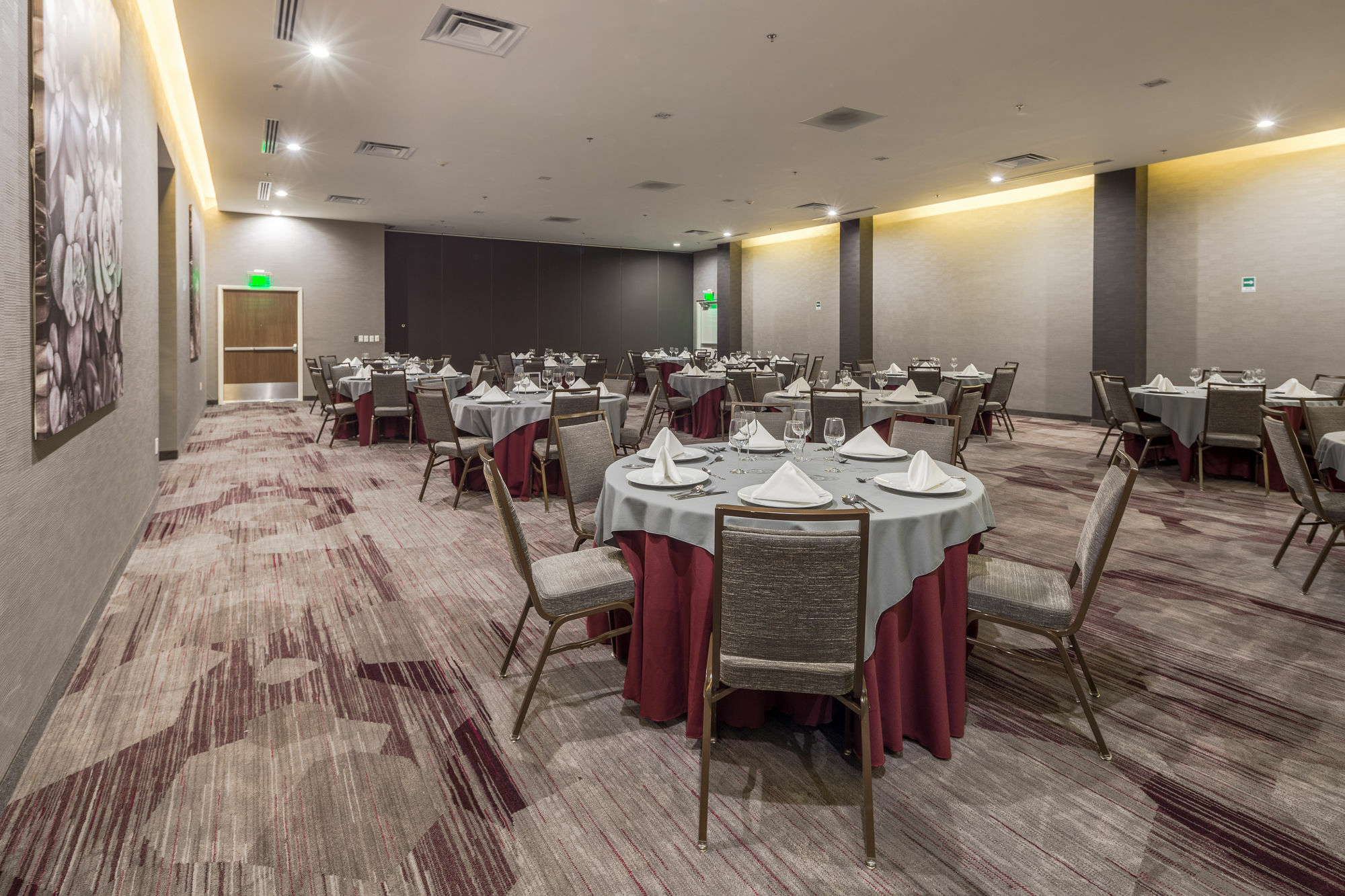 Courtyard By Marriott Chihuahua Hotel Exterior photo